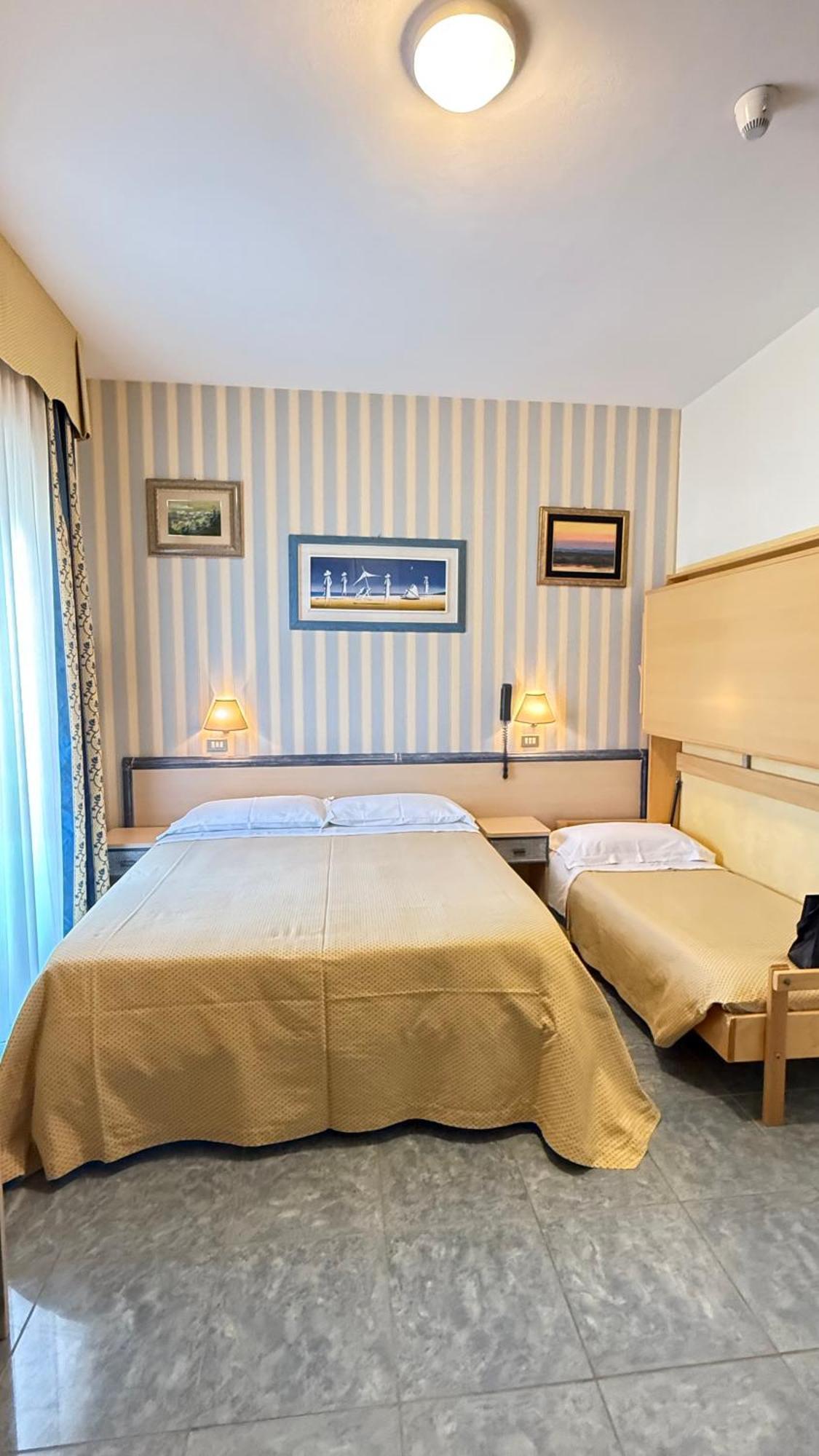 Hotel Ariella Μιλάνο Μαριτίμα Εξωτερικό φωτογραφία